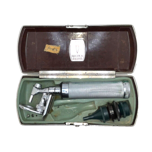 Welch Allyn Vintage Doctor's Otoscope Ophthalmoscope with Original Bakelite Case - Picture 1 of 8